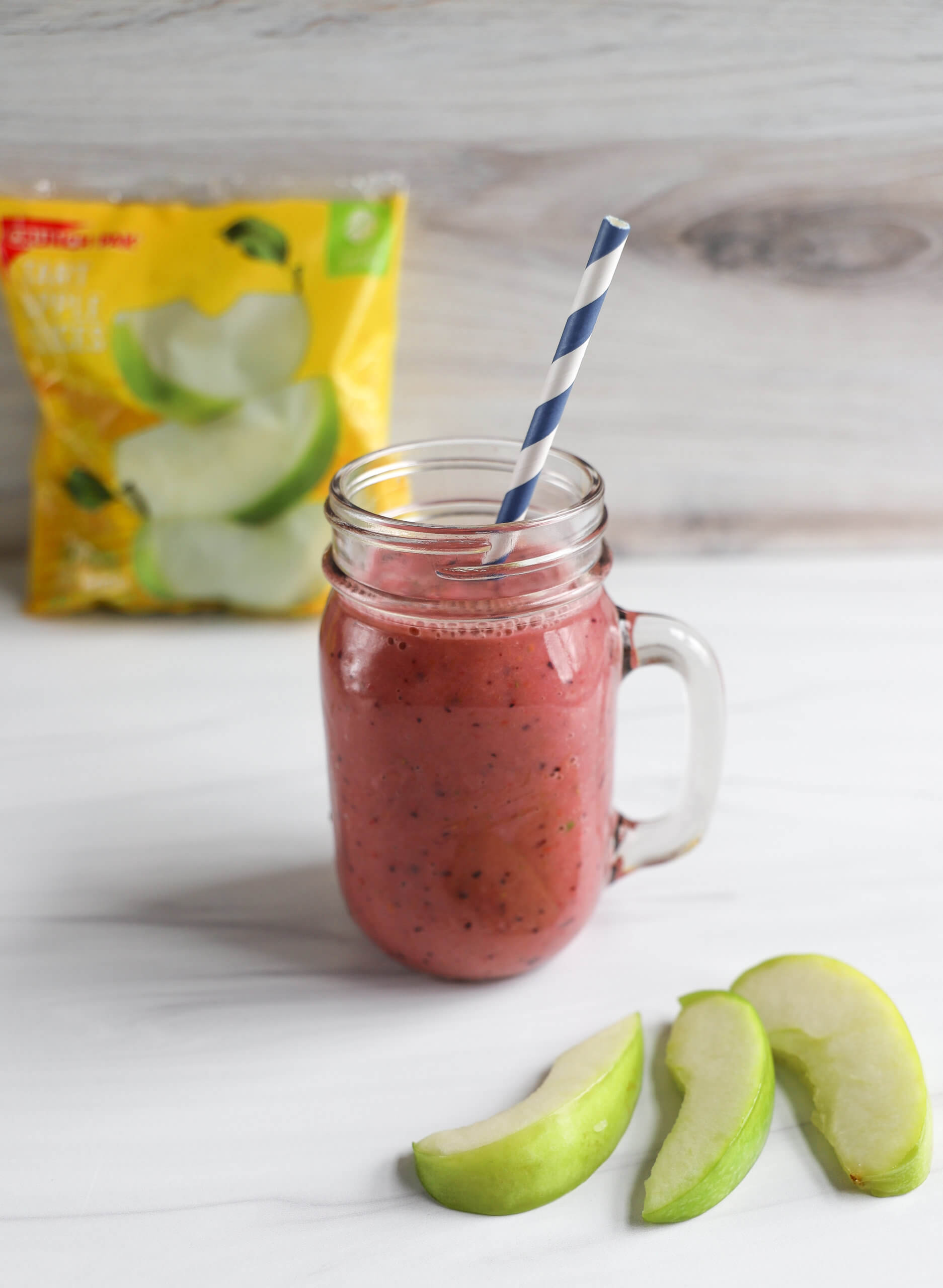 Tart Apple Berry Fruit Smoothie Tart Apple Berry Fruit Smoothie