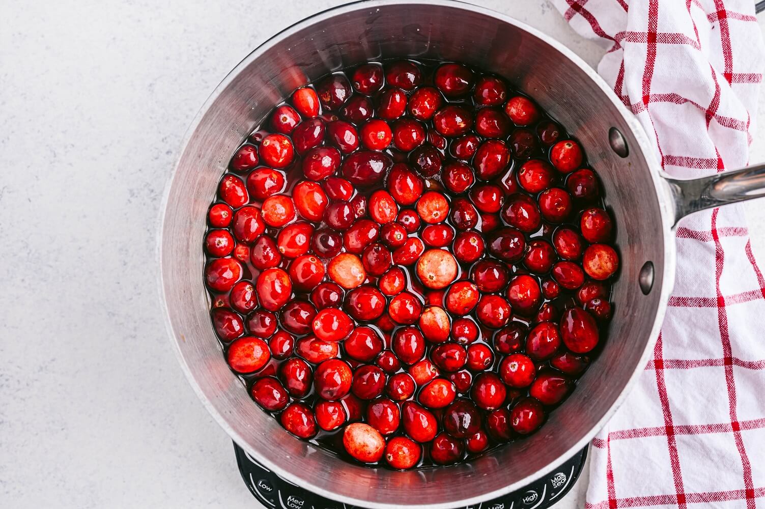 making cranberry sauce