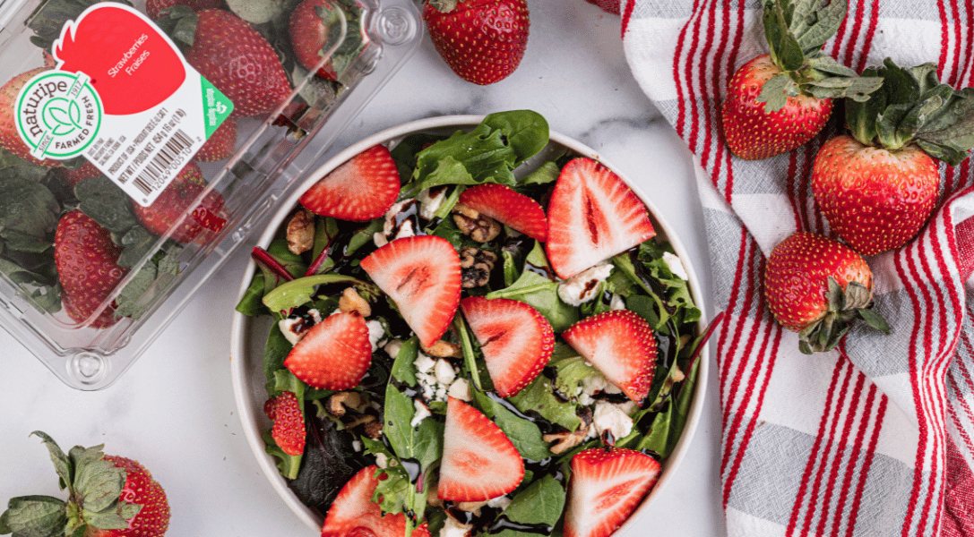 Strawberry and Walnut Salad